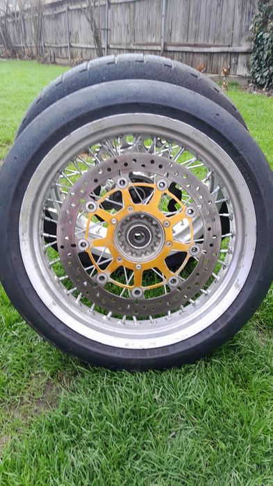 Roti supermoto Honda