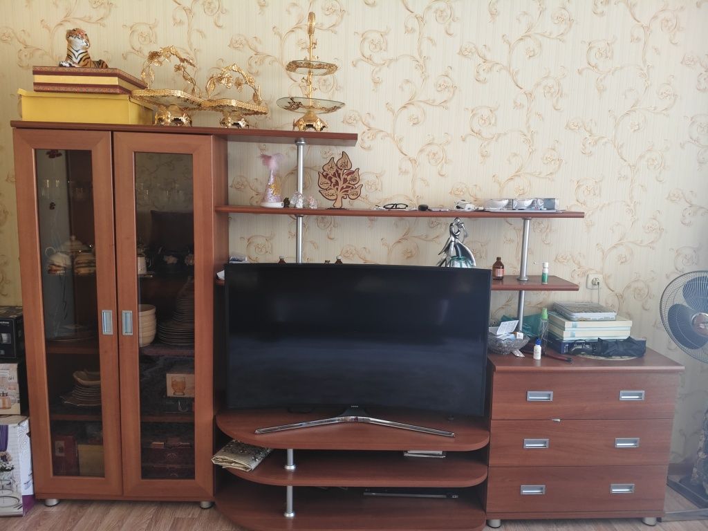 Продам горку, прихожую