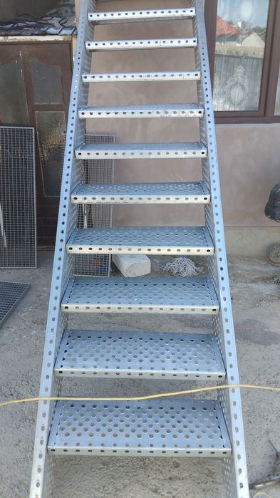 Scară zincate la comanda în toată tara oferim și montaj gratuit