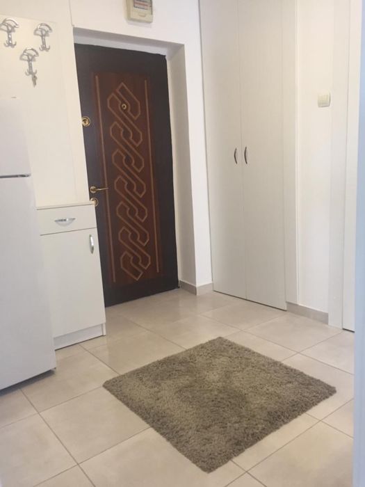 Inchiriez garsoniera in zona Mall Vitan