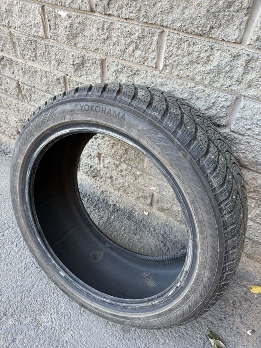 Продаю зимние шины Yokohama ice guard 245/45/19 с шипами