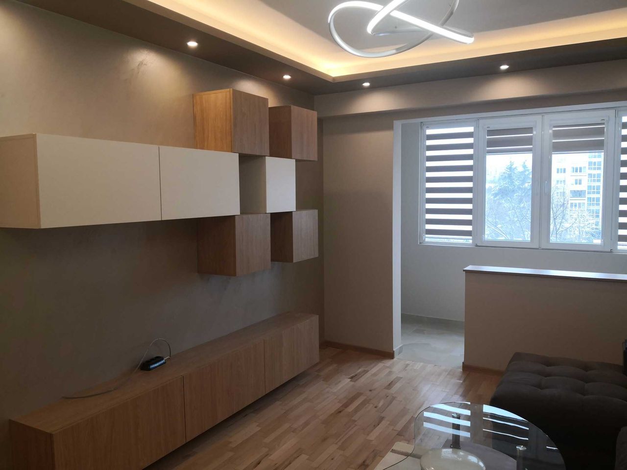 Дава се под наем Двустаен апартамент в София, Надежда 1 - 75 кв.м за 714 € - Снимка #2