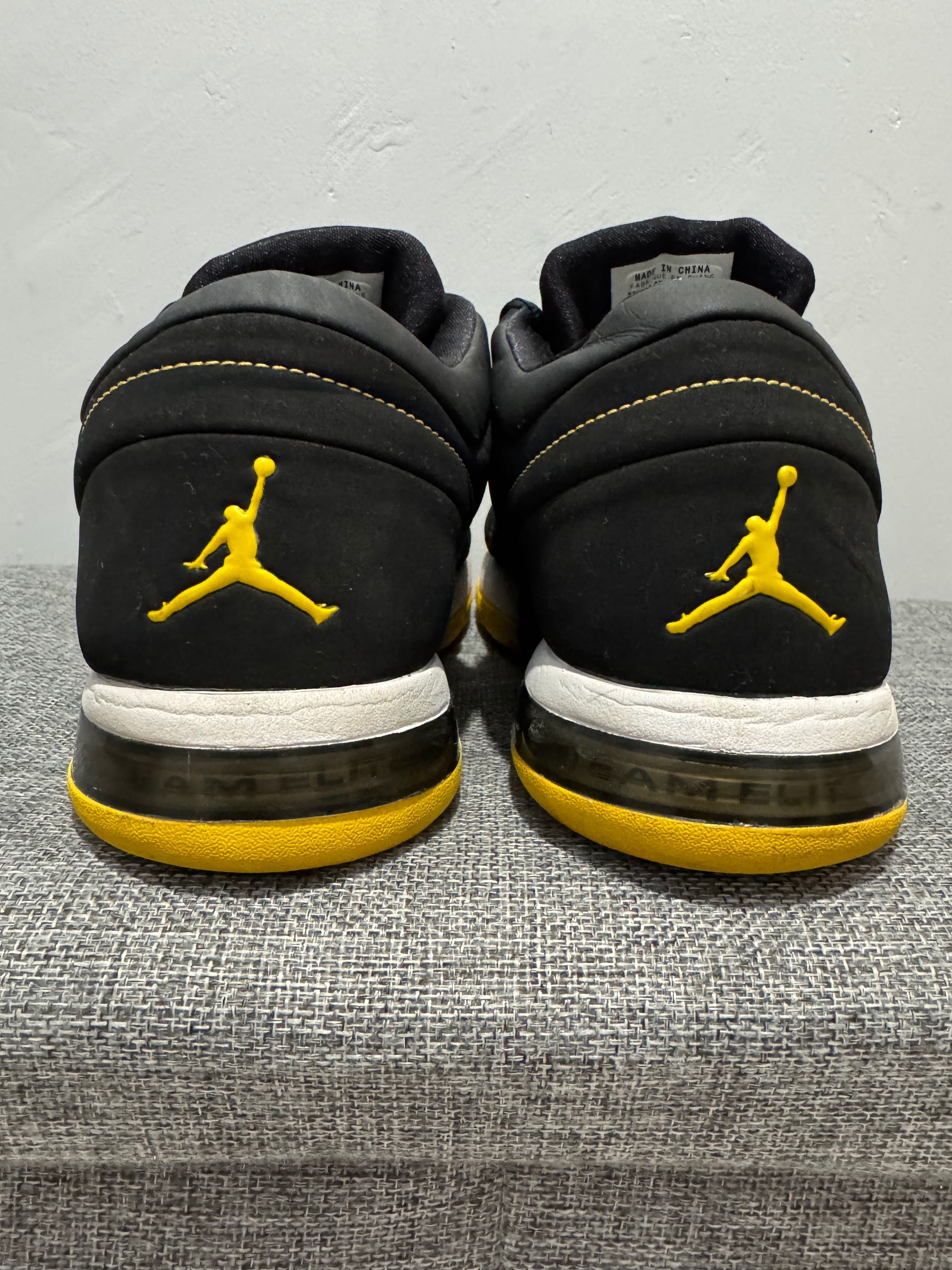 Jordan Team Elite Low 'Black Yellow'.