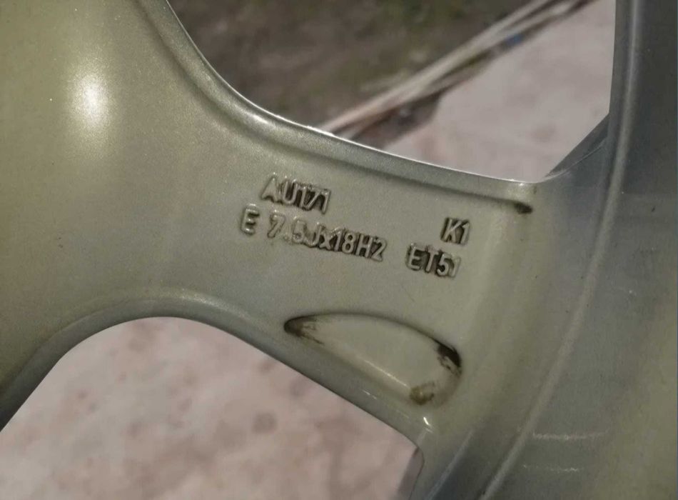 AUDI A3 RS3 S3 8V0 5x112 7,5x18 ET51 8V0601025DB