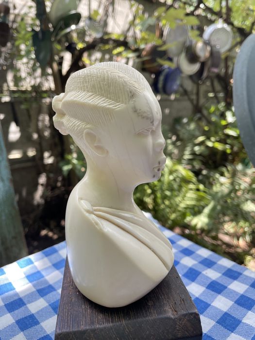 Statueta veche de os