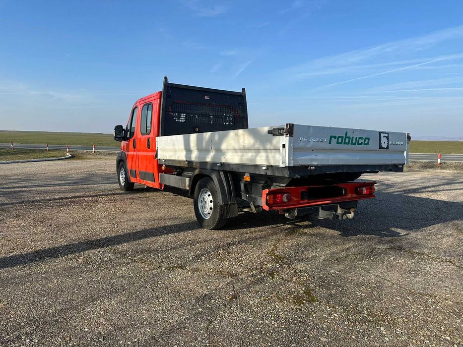 Peugeot Boxer Doka 7 locuri și benă fixă