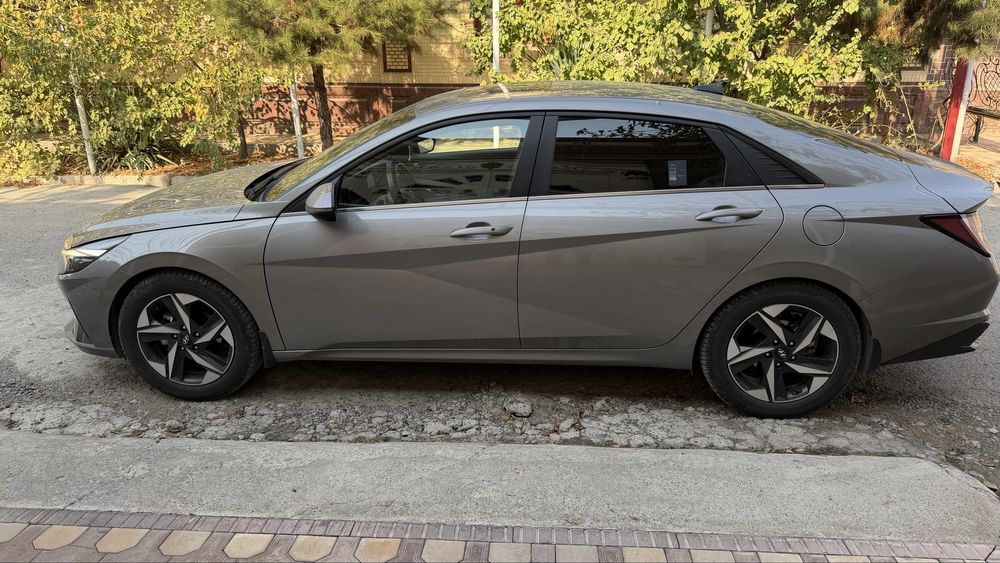 Hyundai Elantra 2.0 Хюндаи Элантра 2.0