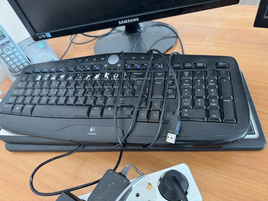 Мониторы и клавиатуры