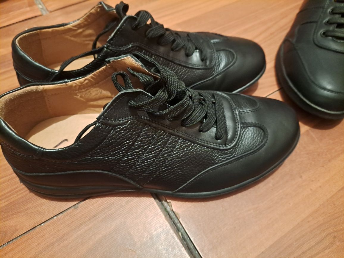 Мужские туфли , кроссовки,  39 размер