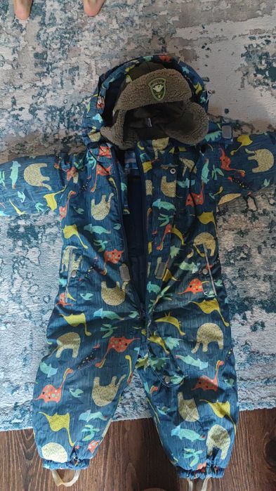 Детский зимний комбинезон с шапкой