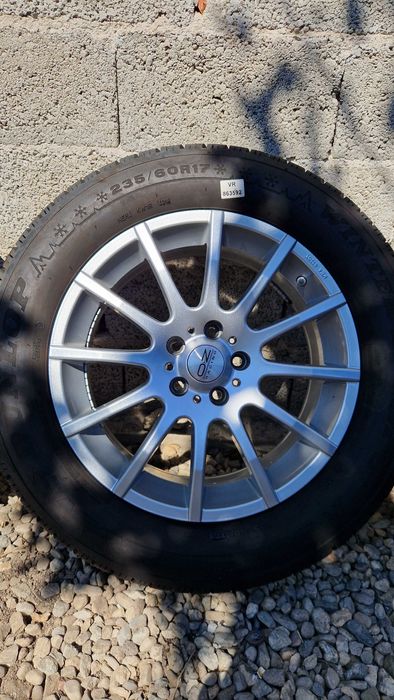 FORD  джанти със зимни гуми  235/60/17  7,5J×17  ET47  5х108