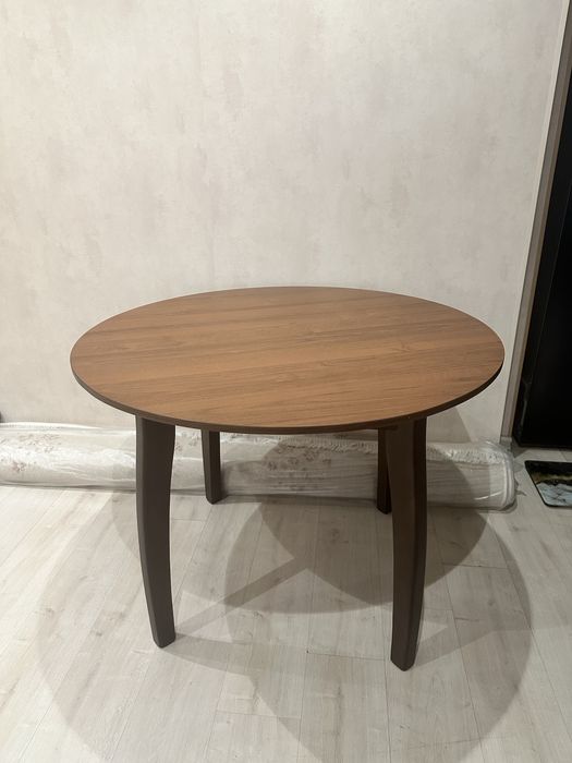 Продам кухонный круглый  стол