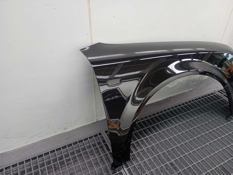 Aripa Fata Dreapta Audi A4 B6 An 2000-2004 (LY9B (Negru))
