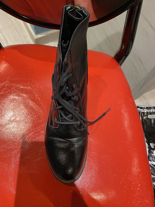 Черни боти с цип в задната част, размер 40