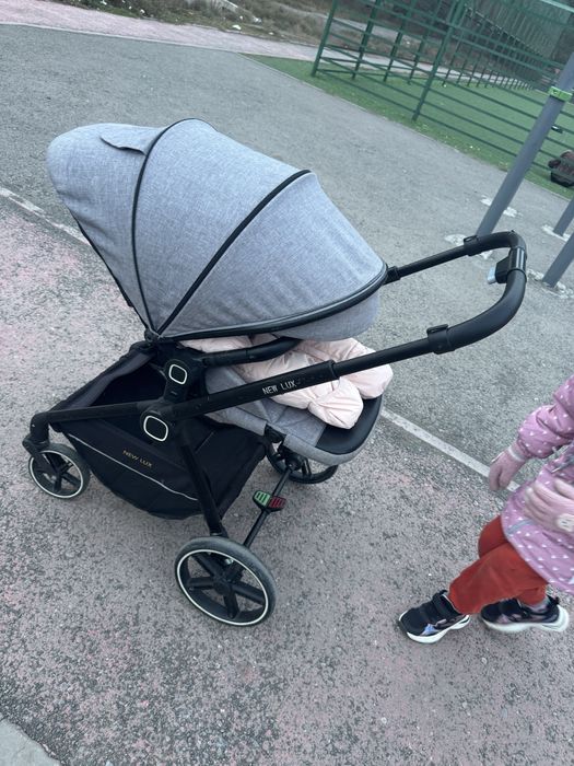 Продам детскую коляску прогулочную