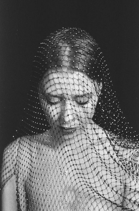 Fă-ți o amintire unica.O.sedinta foto cu aparat pe film foto in studio