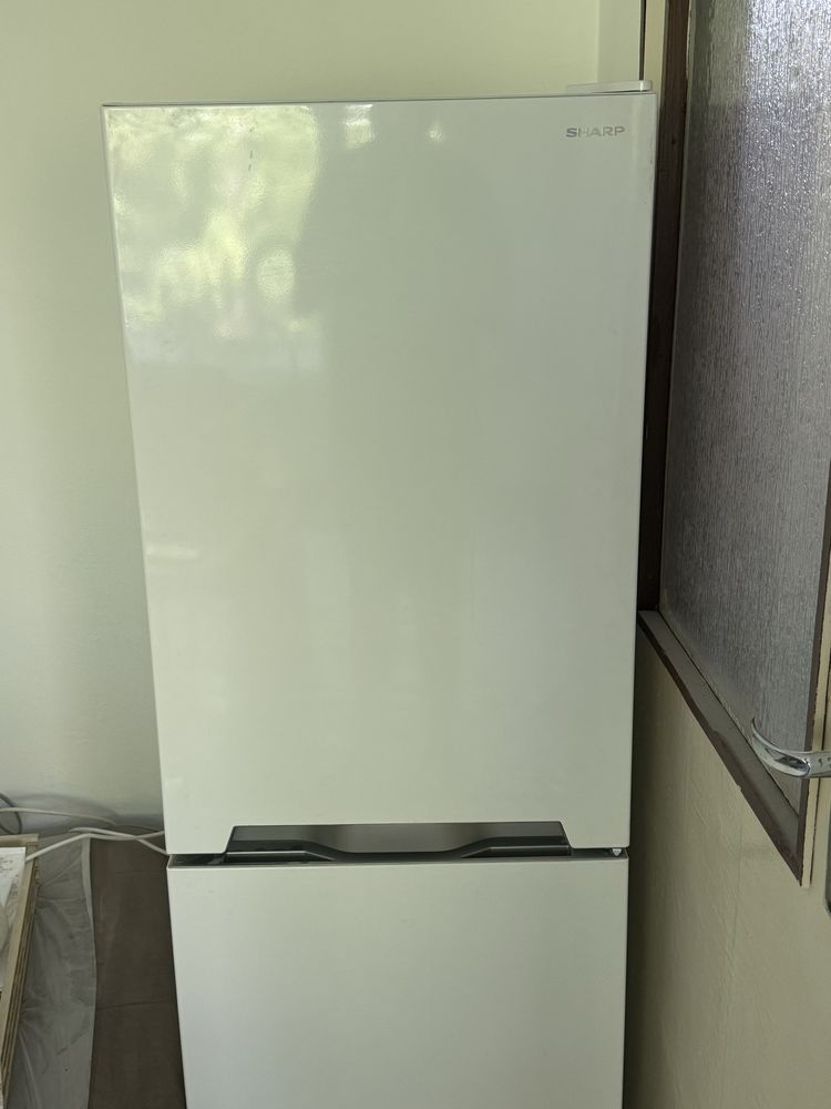 Хладилник с фризер Sharp SJ-BB02DTXW1