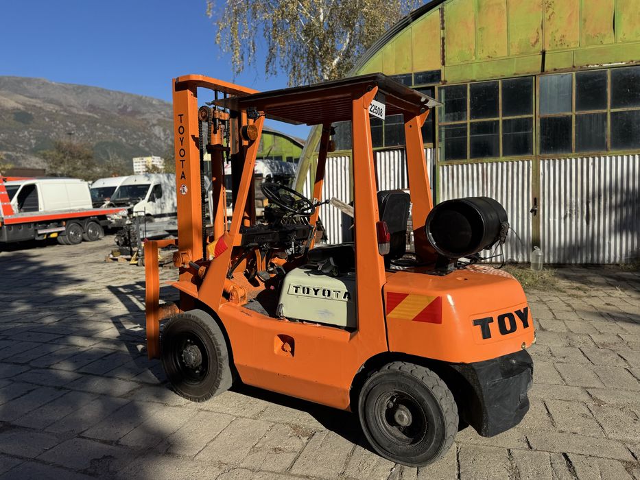 Мотокар TOYOTA 2000кг