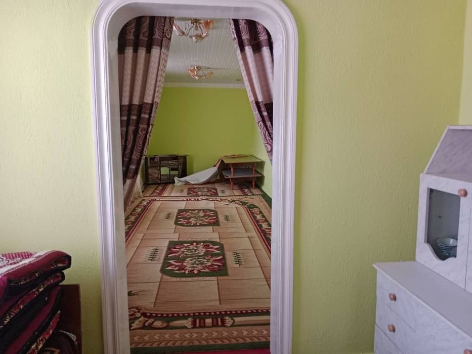 Уй сотилади 8 хонали ва 6 сотик