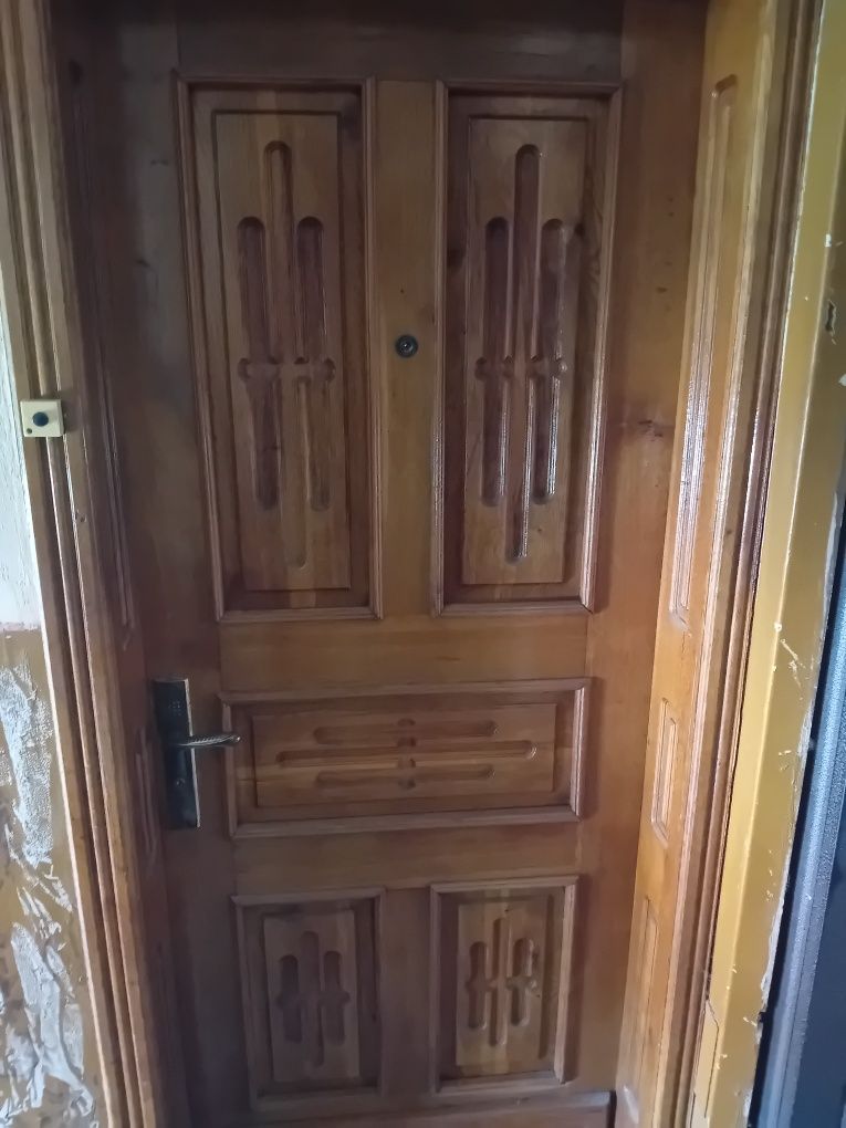 Vand ușa lemn masiv