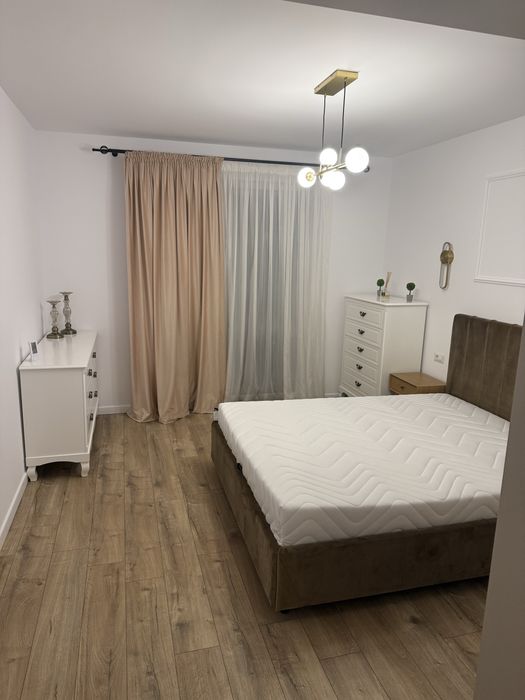 Inchiriez apartament de lux cu 3 camere, in bloc nou