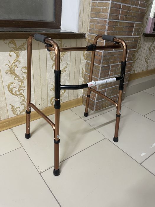 Ходунки  новый состояние хорошее неиспользованный