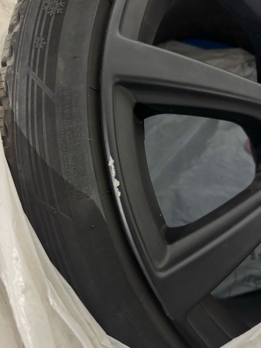 Roti complete iarna Tesla model Y  Jante + anvelope 255/40R20