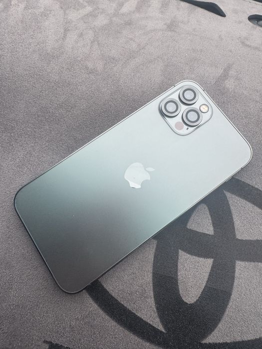 Продам айфон 12 pro 256 гб