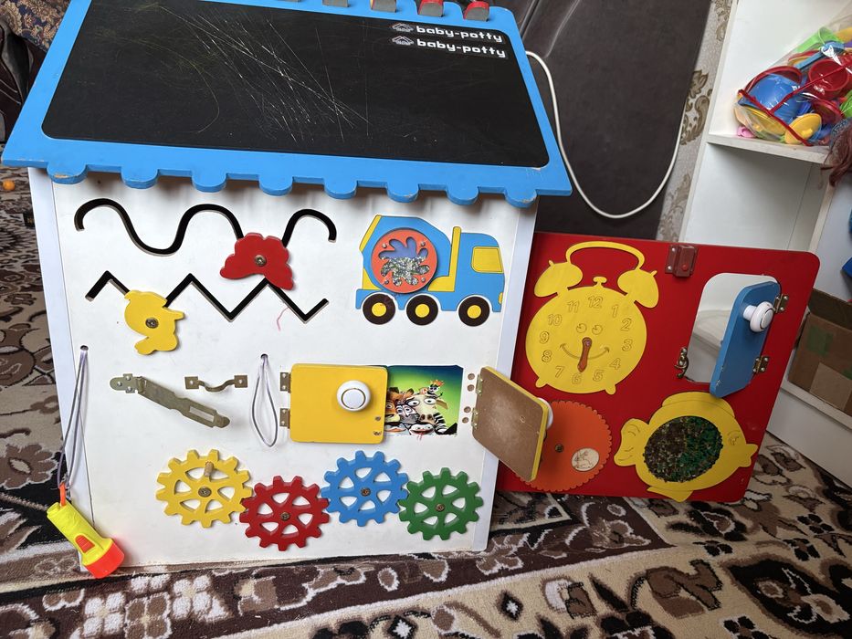 Бизиборд домик развивающийся