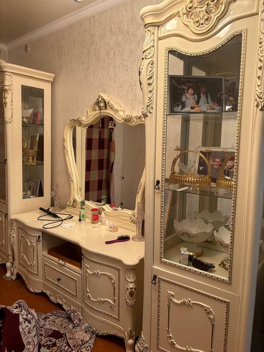 Мебель в комплекте в хорошем состоянии