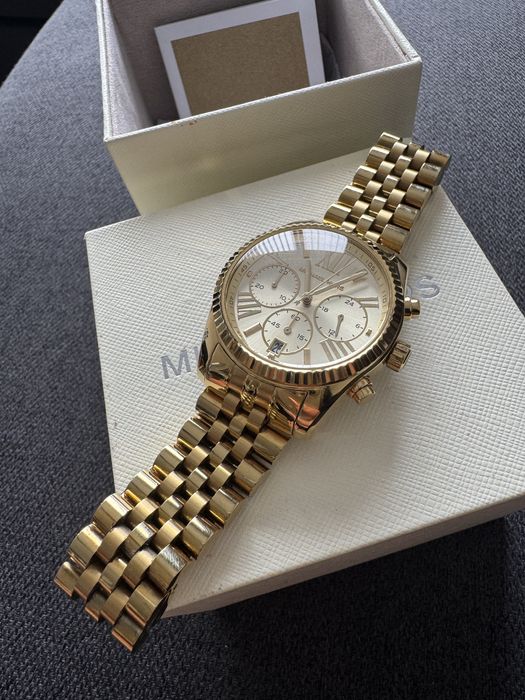 Часовник Michael Kors