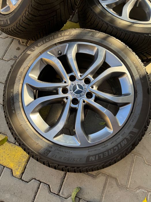 Jante aliaj 17 Mercedes echipate cu anvelope Michelin Aplin 7