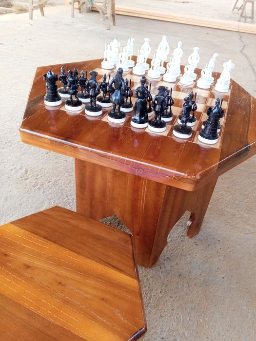 Шахматы из ореха