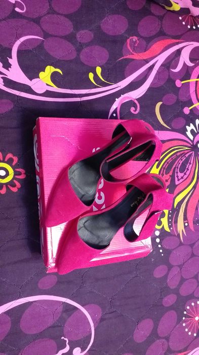 Дамски официални обувки в циклама размер 40-60лв