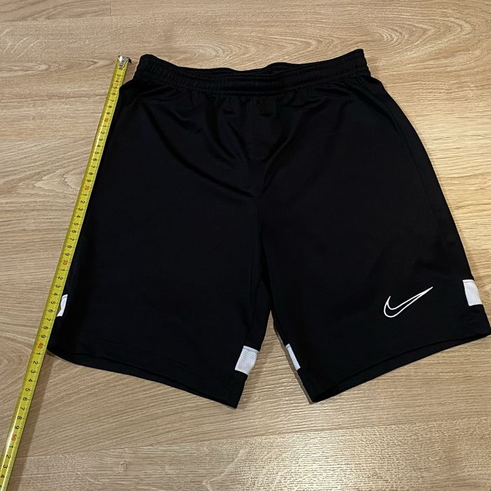 Pantaloni scurti Nike, marime S