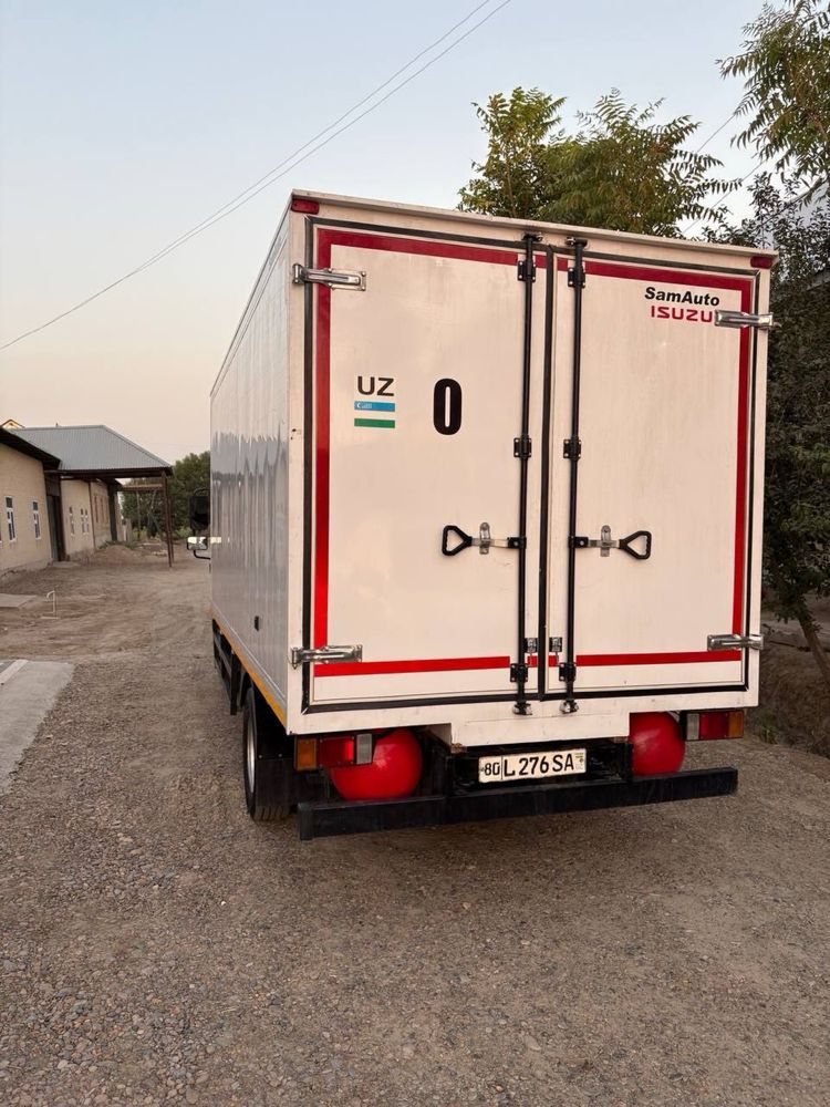 isuzu SNG npr 82