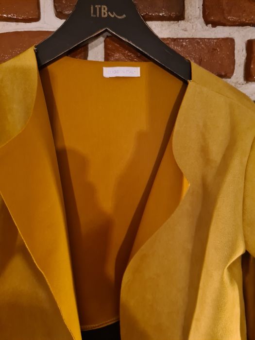 Vând jachetă (blazer) damă nouă