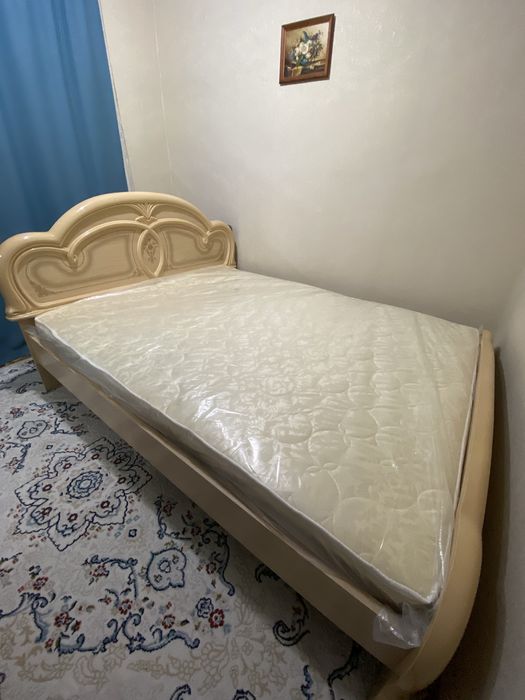 Спальная гарнитура, кровать , тахта