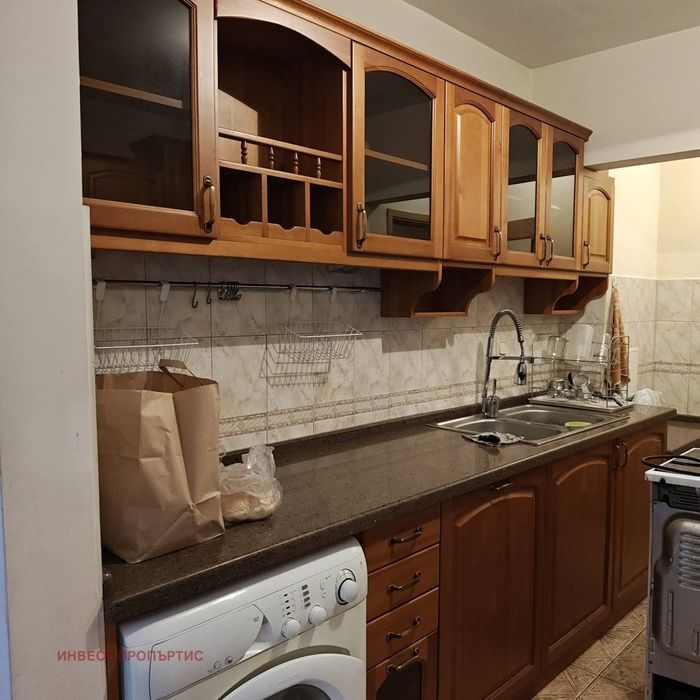 Дава се под наем Тристаен апартамент в София, Оборище - 125 кв.м за 750 € - Снимка #8