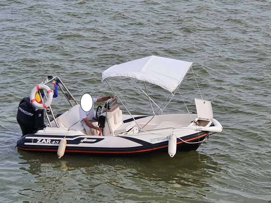 Vand barca cu motor gonflabila tip ZAR