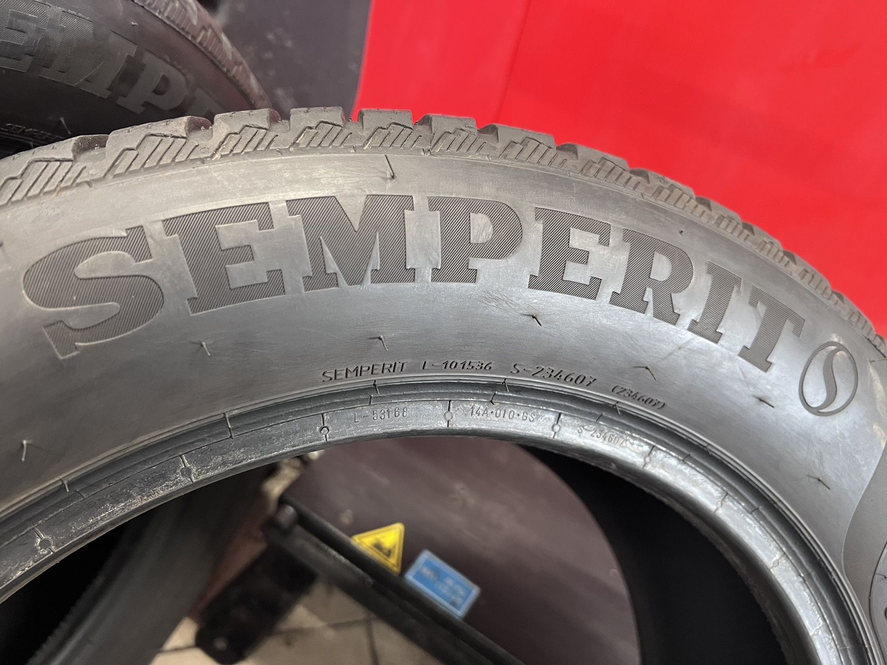 Зимни гуми 215/55 R16 Semperit
