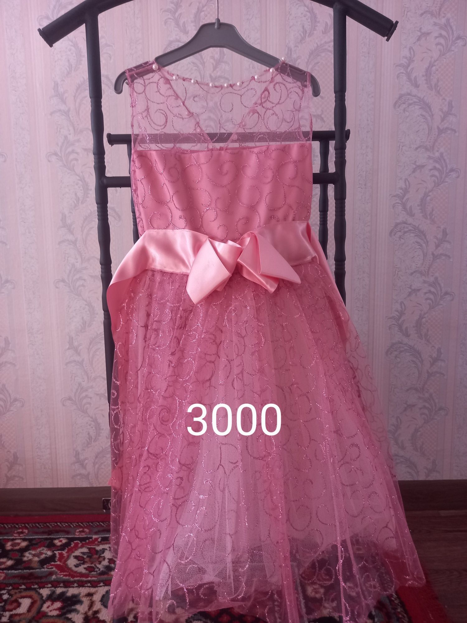 Продам платья 3000