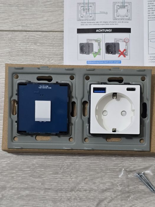 Întrerupător tactil + priză USB Schuko încastrată – sticlă albă
