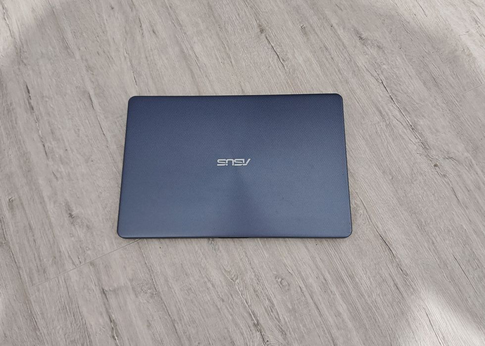 Asus VivoBook X505B