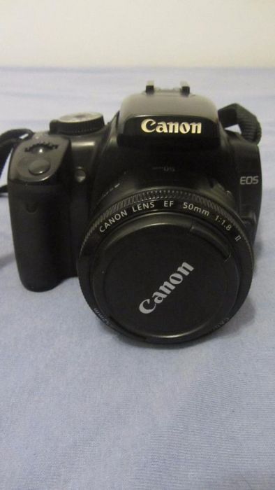 Canon D400 cu 2 obiective, accesorii si geanta