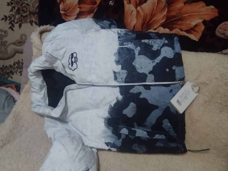 Продаю лёгкую демисезонную куртку.