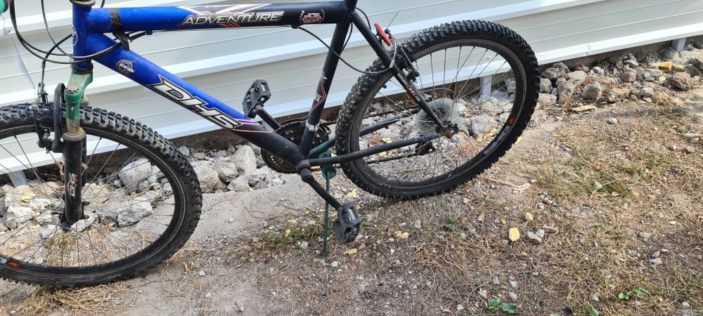 Bicicleta foarte puțin folosită