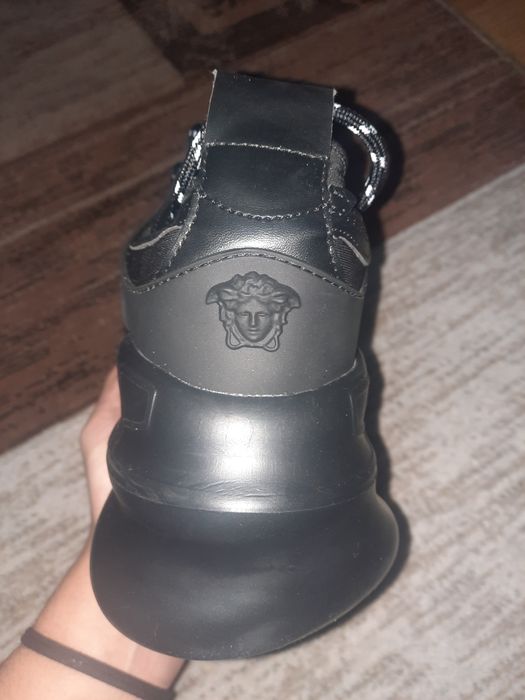 Versace Chain Reaction (White & Black)