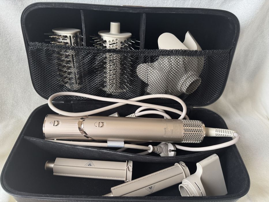 Маша SharkNinja FlexStyle 5-в-1 Air Styler и сешоар HD440SLEU