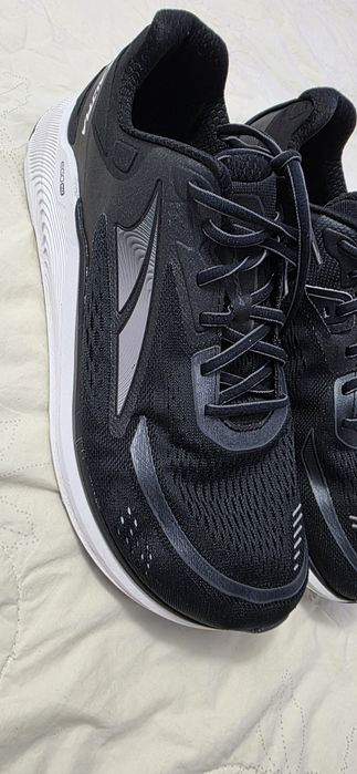 Vand adidasi Altra Paradigm 6